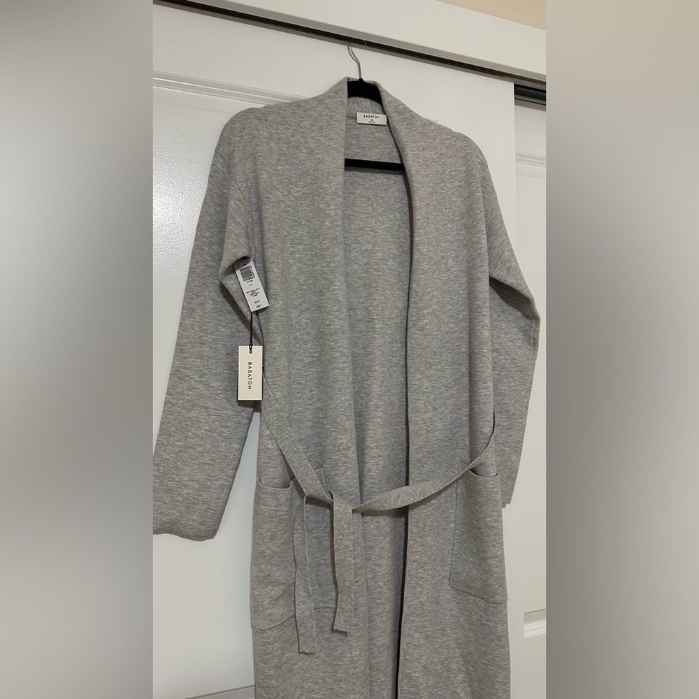 Aritzia Soft Gray Women's Cardigan - Picture 5 of 6